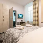 Okbrasov - Apartment & Studio In The Heart Of Old Town, Moments Away From The Black Church