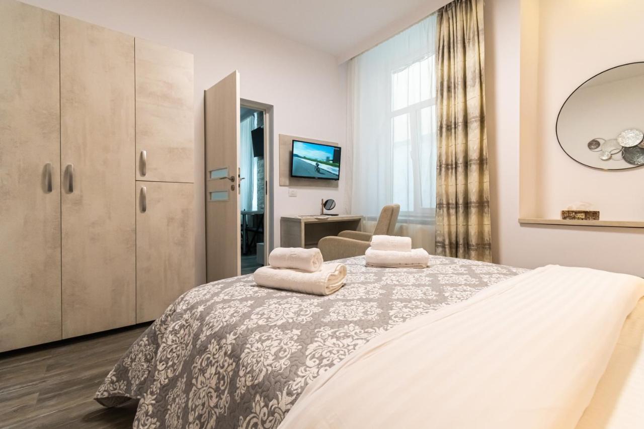 Apartment Okbrasov - & In The Heart Of Old Town, Moments Away From The Black Church *