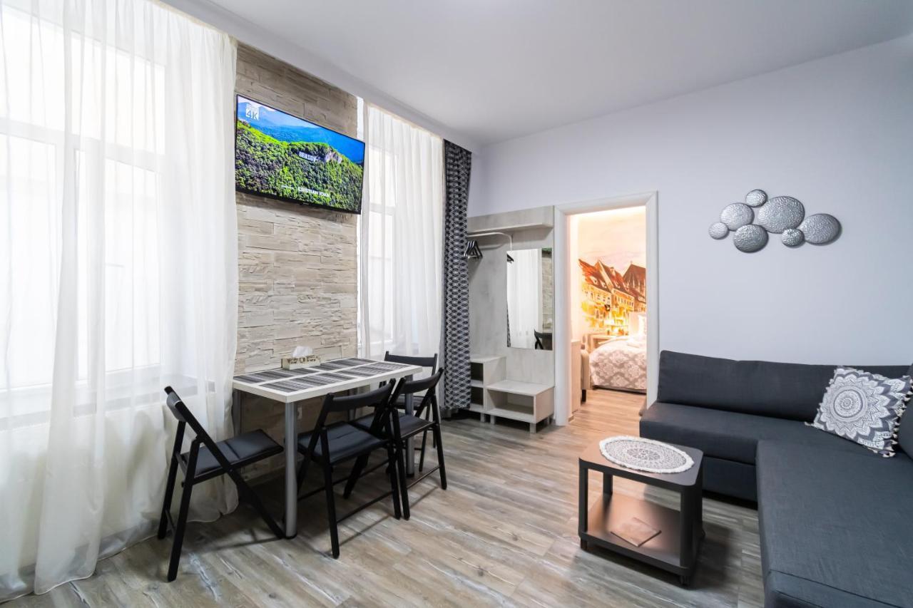 Apartment Okbrasov - & In The Heart Of Old Town, Moments Away From The Black Church